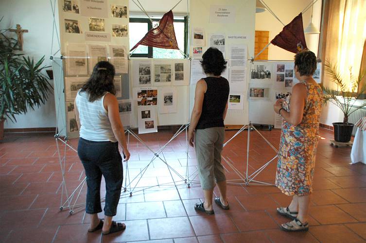 Ausstellung zum Jubil�um mit alten Bildern