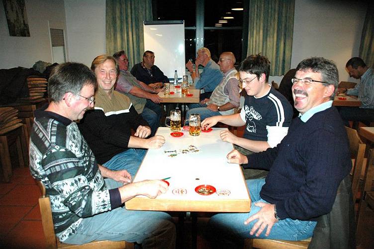 Karteln im Gemeindehaus