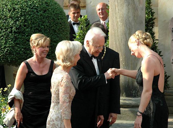 Katharina Wagner begr�st den Ministerpr�sidenten