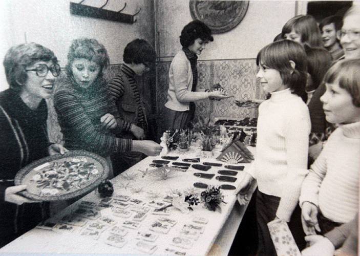 Der Bastelkreis - ein Bild von fr�her