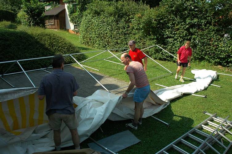 Die Vorbereitungen f�r das Gemeindehausfest